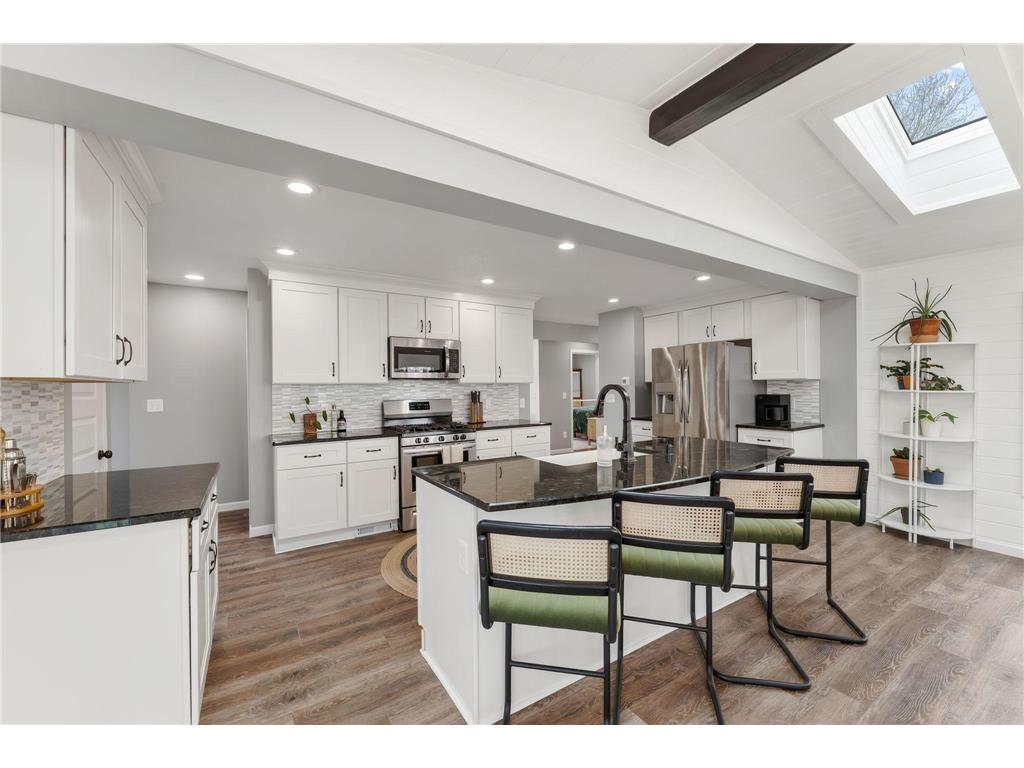 2712 Williams Drive Burnsville MN 55337 7014920 image2