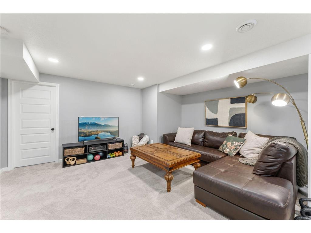 2712 Williams Drive Burnsville MN 55337 7014920 image25