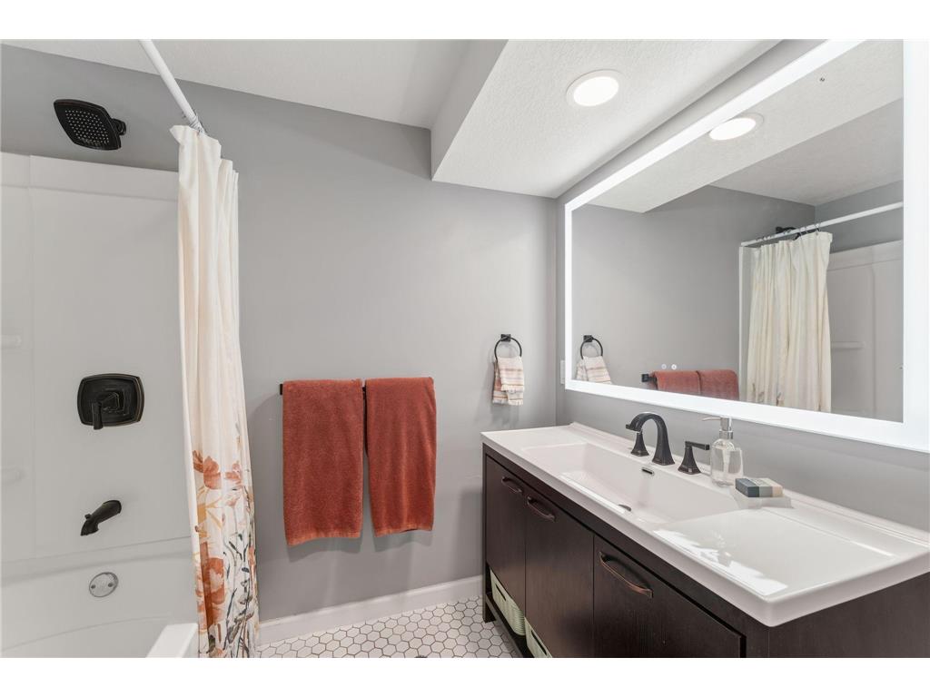 2712 Williams Drive Burnsville MN 55337 7014920 image34