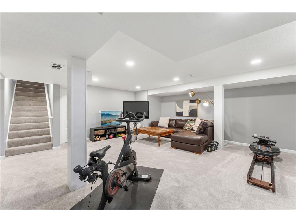2712 Williams Drive Burnsville MN 55337 7014920 image35