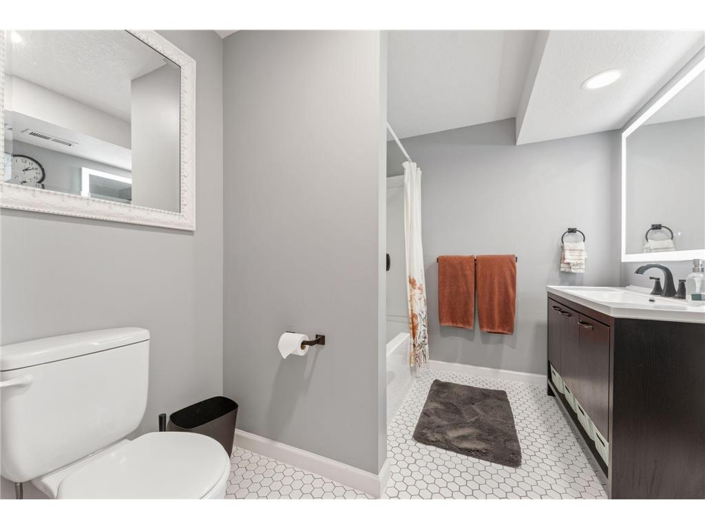 2712 Williams Drive Burnsville MN 55337 7014920 image36