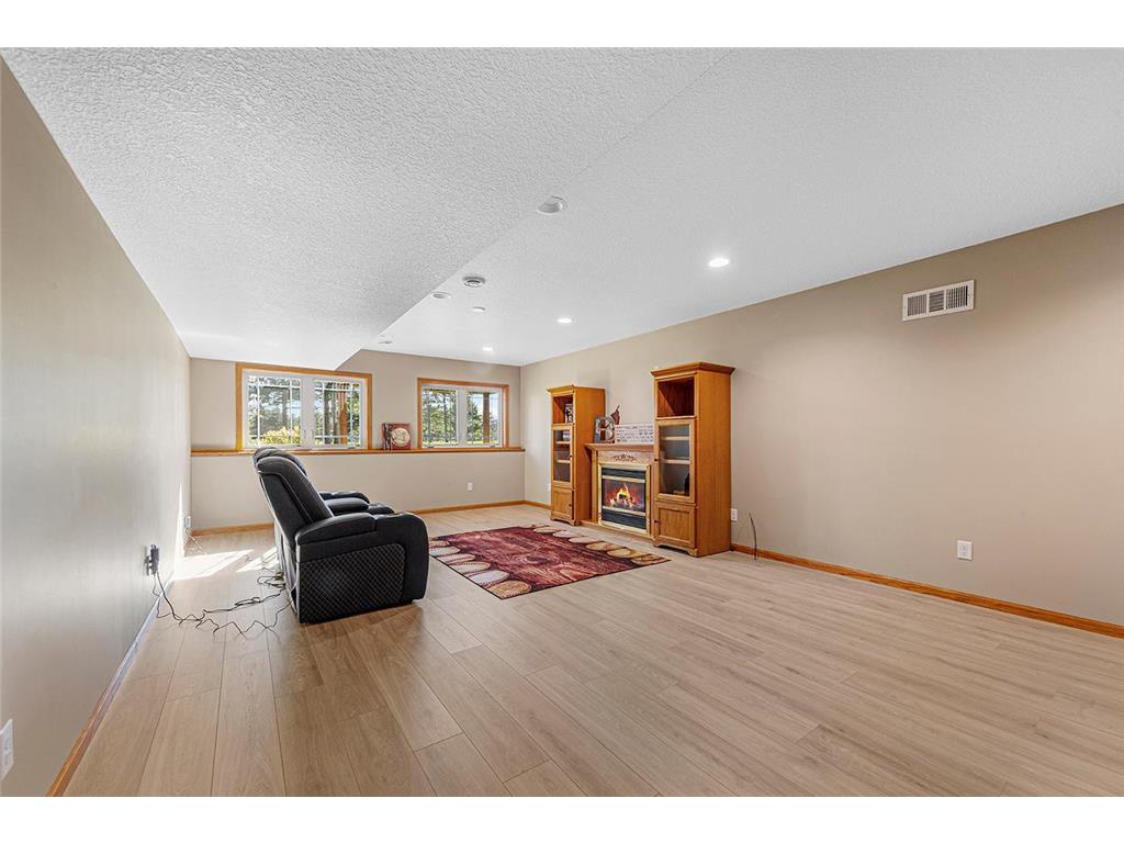 2713 Village Drive Faribault MN 55021 6799787 image36