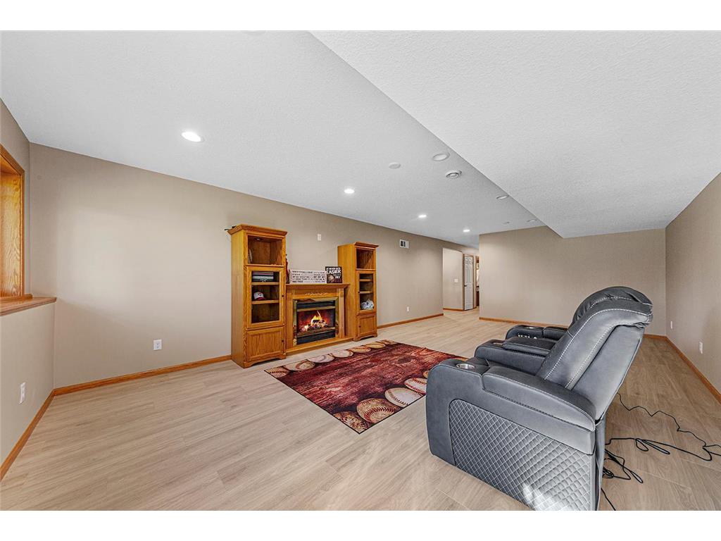 2713 Village Drive Faribault MN 55021 6799787 image37