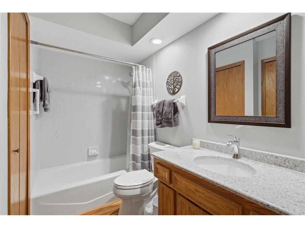 2714 Lake Court Drive #100 Mounds View MN 55112 7099800 image22