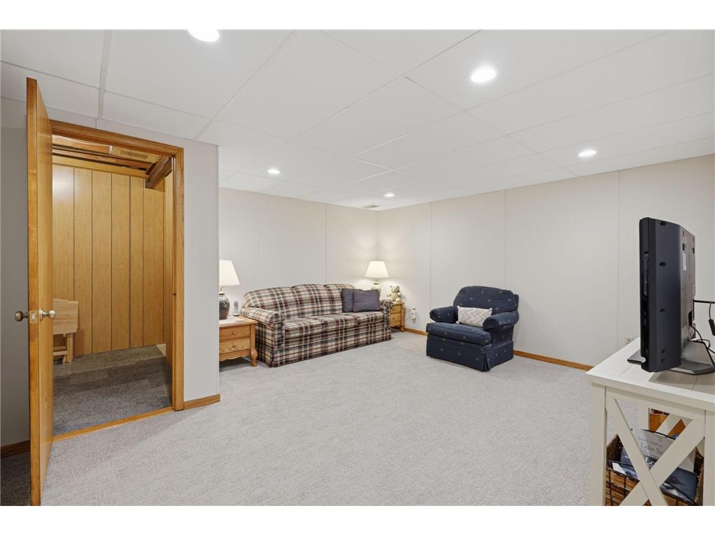 2714 Lake Court Drive #100 Mounds View MN 55112 7099800 image25
