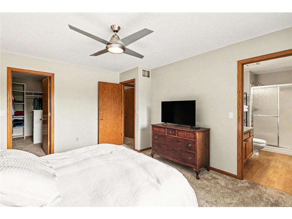 2714 Shadow Wood Court Chaska MN 55318 7022393 image10