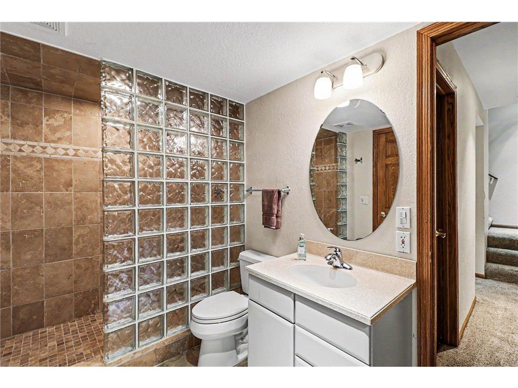 2714 Shadow Wood Court Chaska MN 55318 7022393 image16