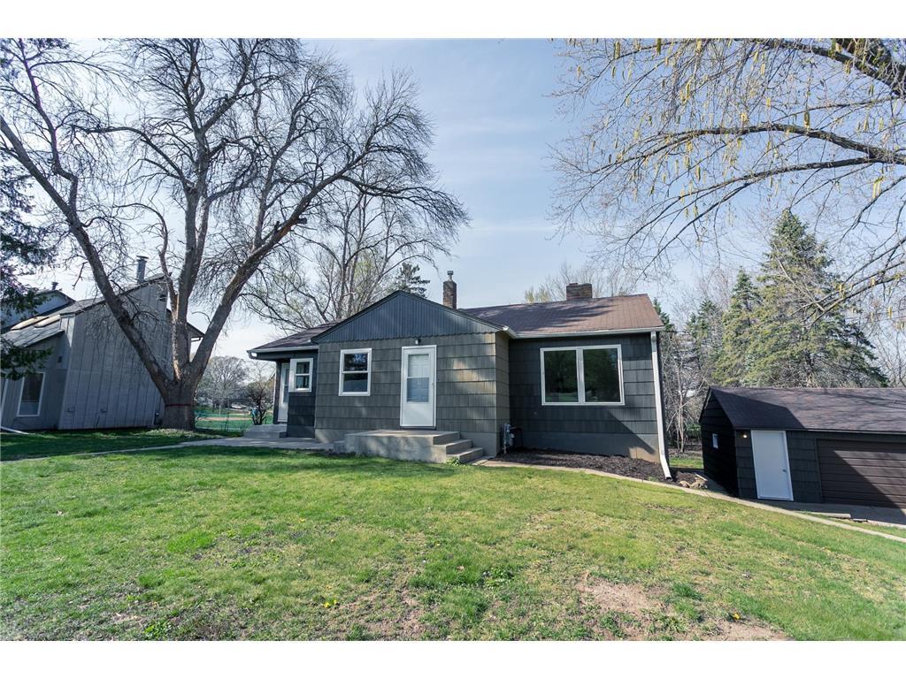 2715 5th Street E Maplewood MN 55119 6520277 image1