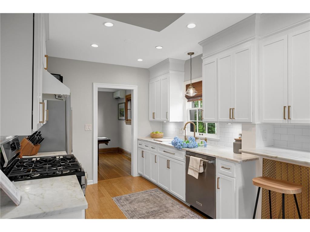 2715 Robbins Street Minneapolis MN 55410 7091210 image20