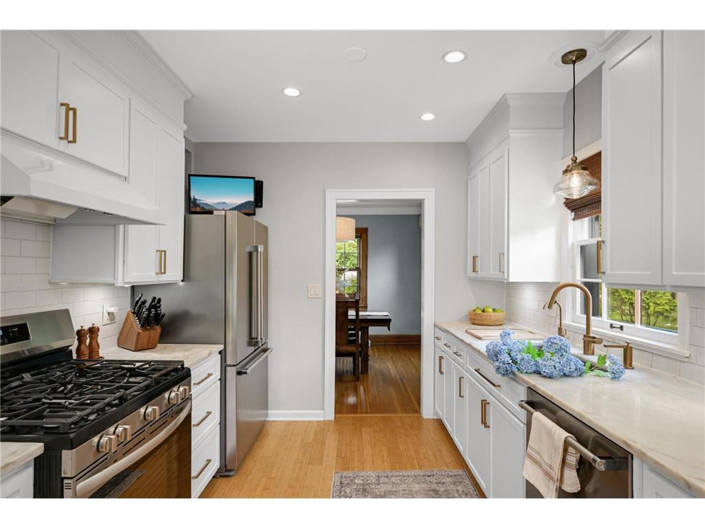 2715 Robbins Street Minneapolis MN 55410 7091210 image22