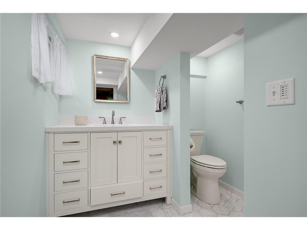 2715 Robbins Street Minneapolis MN 55410 7091210 image38