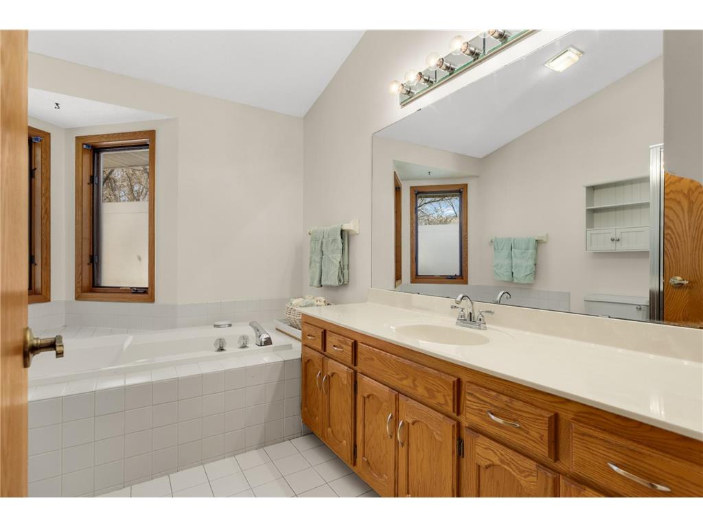 2716 River Woods Lane Burnsville MN 55337 7056182 image16