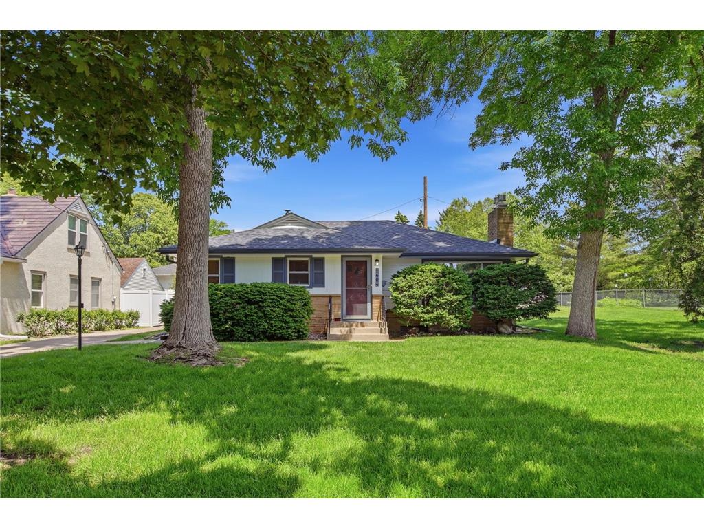 2717 30th Avenue NE Saint Anthony MN 55418 7056729 image1