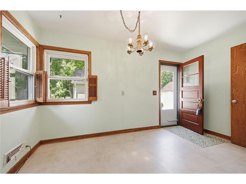 2717 30th Avenue NE Saint Anthony MN 55418 7056729 image10