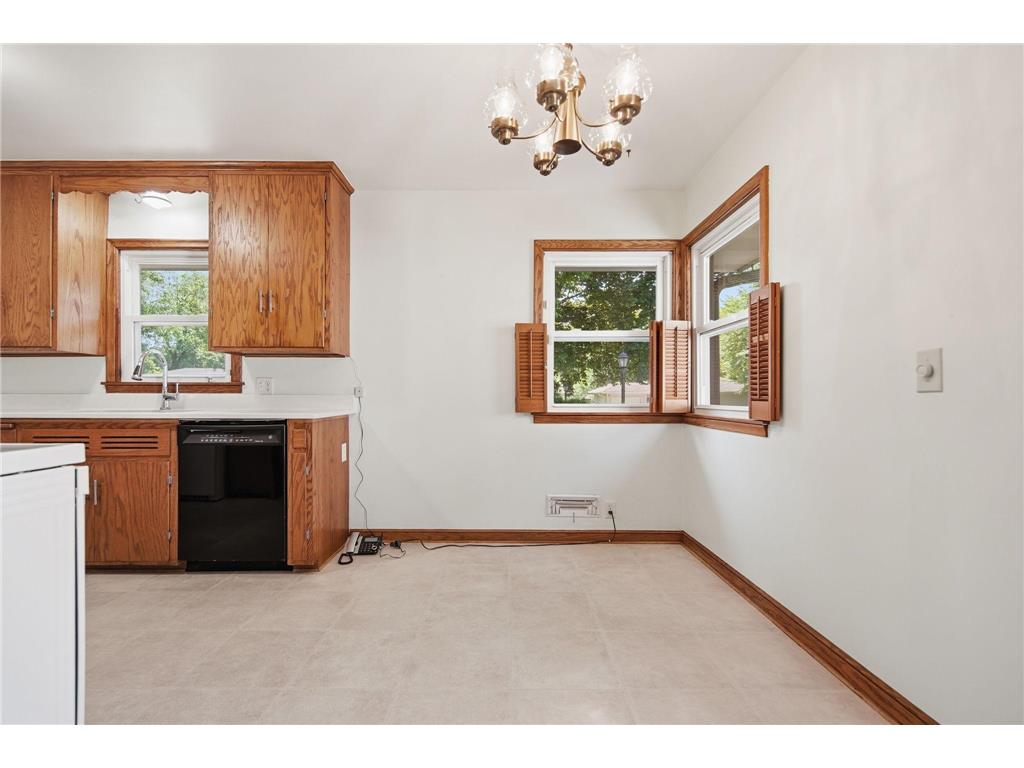 2717 30th Avenue NE Saint Anthony MN 55418 7056729 image12