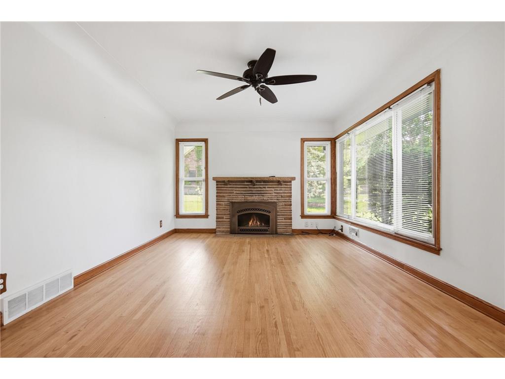 2717 30th Avenue NE Saint Anthony MN 55418 7056729 image17