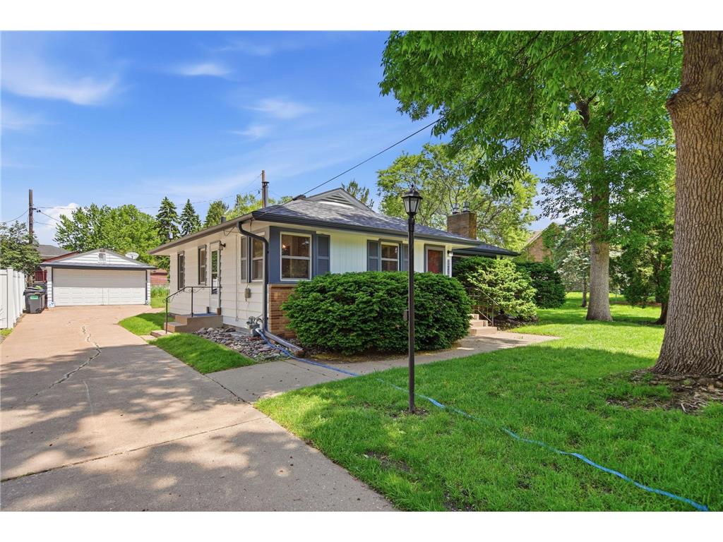 2717 30th Avenue NE Saint Anthony MN 55418 7056729 image4