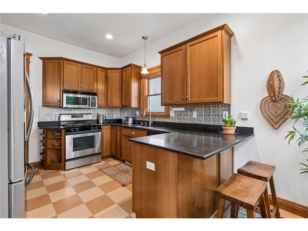 2717 Emerson Avenue S Minneapolis MN 55408 7066653 image16