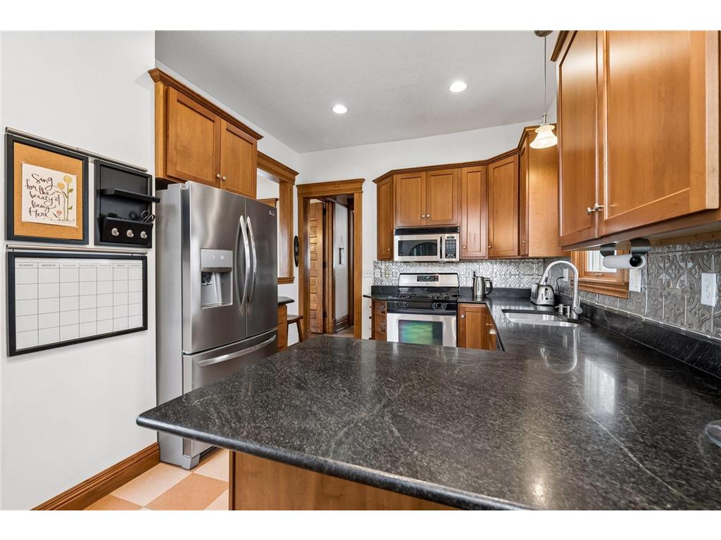 2717 Emerson Avenue S Minneapolis MN 55408 7066653 image17