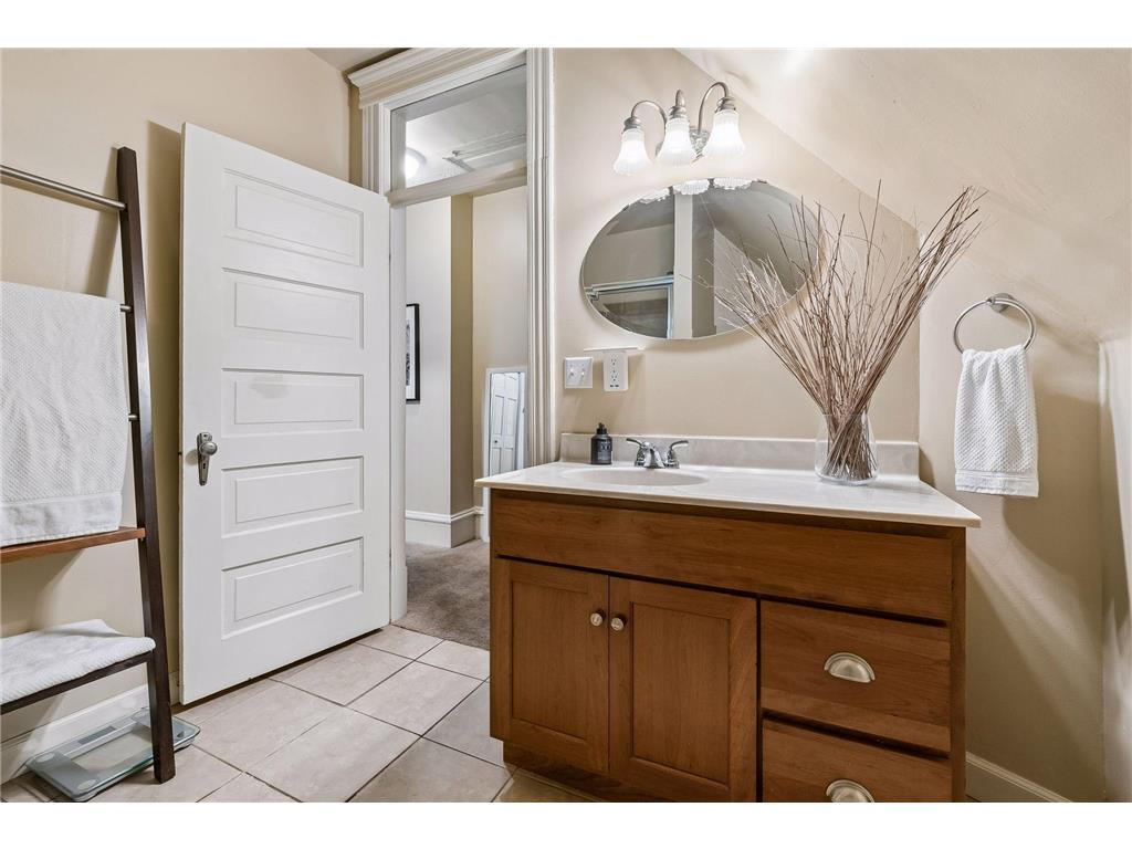 2717 Emerson Avenue S Minneapolis MN 55408 7066653 image35
