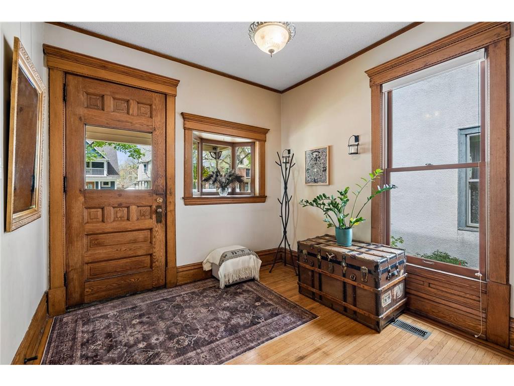 2717 Emerson Avenue S Minneapolis MN 55408 7066653 image4