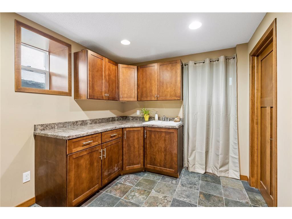 2717 Emerson Avenue S Minneapolis MN 55408 7066653 image41