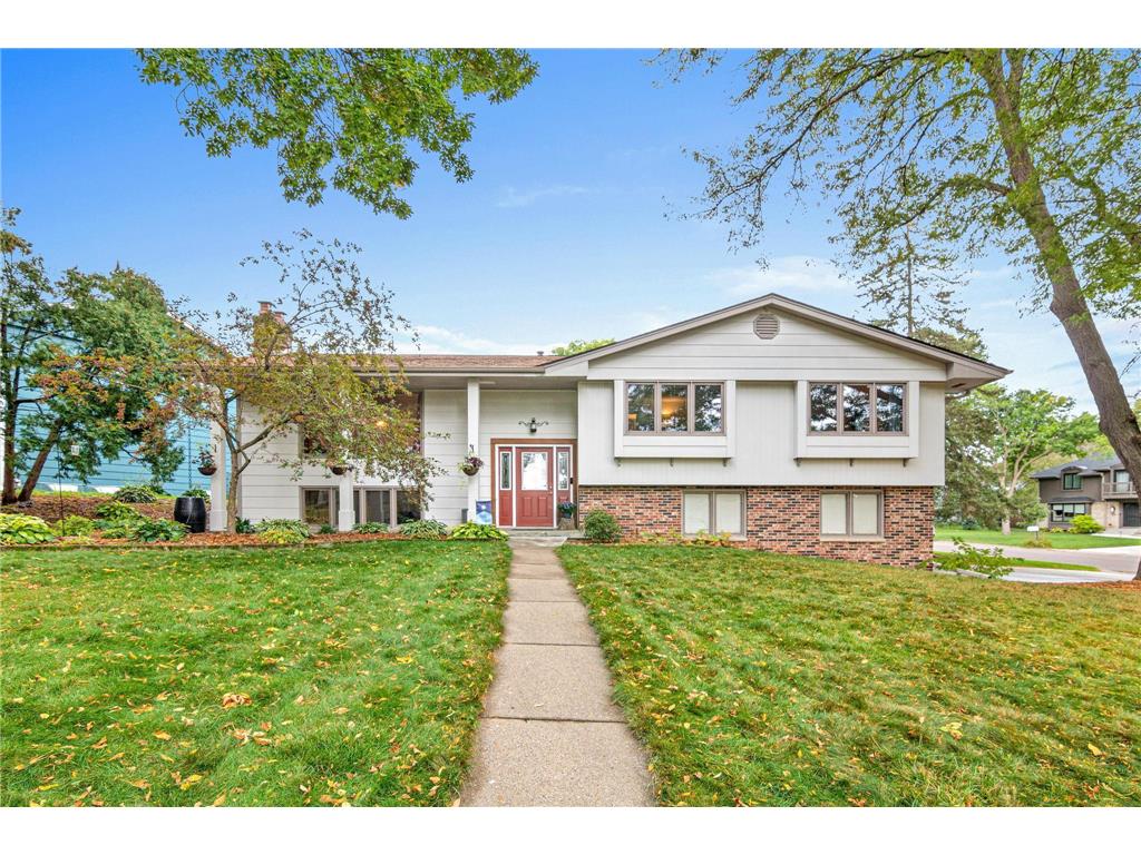 2717 Lamplighter Lane Crystal MN 55422 6788536 image1