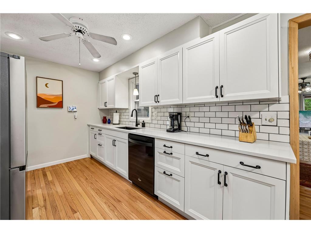2717 Terrace Drive Burnsville MN 55337 7075998 image7