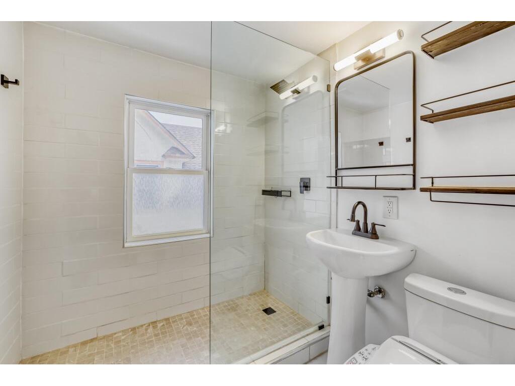 2718 Sheridan Avenue N Minneapolis MN 55411 7016644 image24