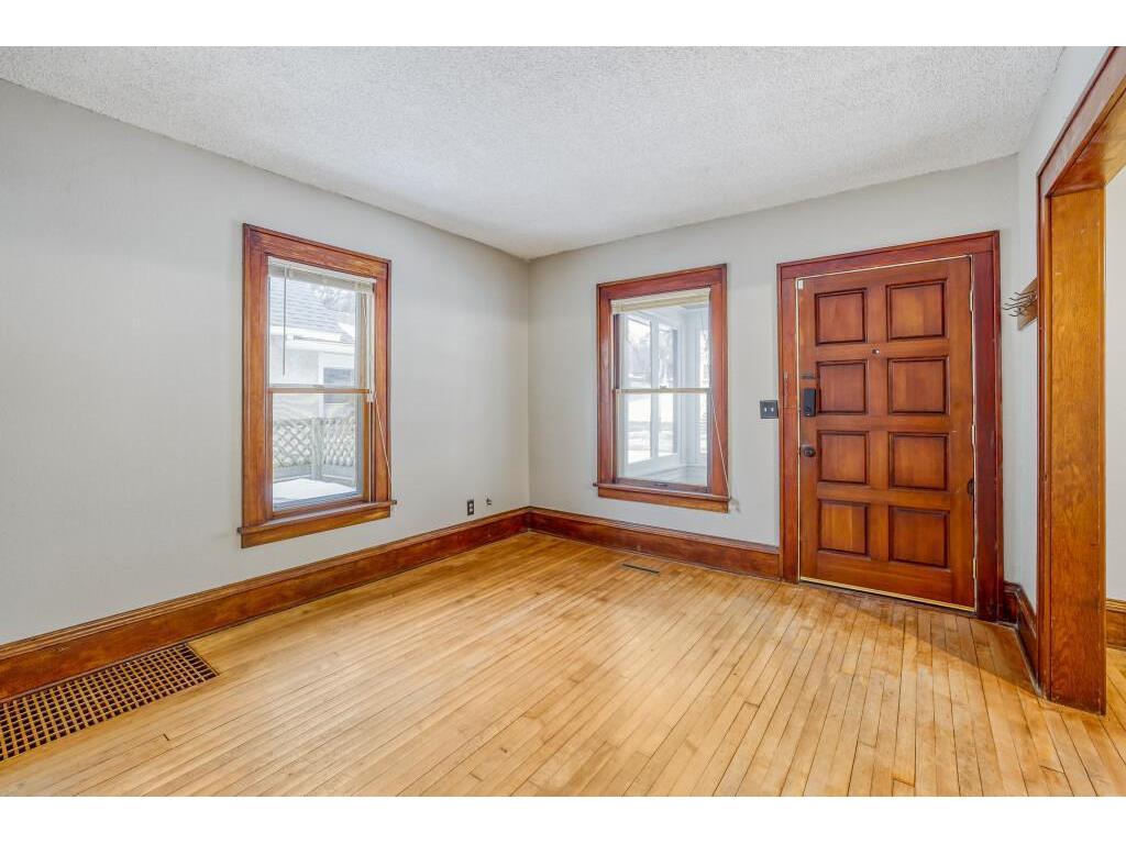 2718 Sheridan Avenue N Minneapolis MN 55411 7016644 image7