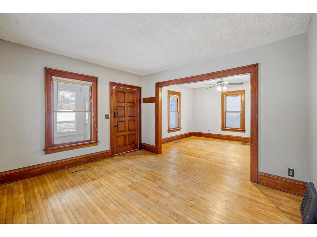 2718 Sheridan Avenue N Minneapolis MN 55411 7016644 image8