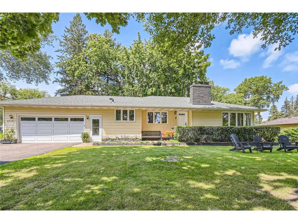 2719 Lake Boulevard North Saint Paul MN 55109 - Silver 6577346 image1