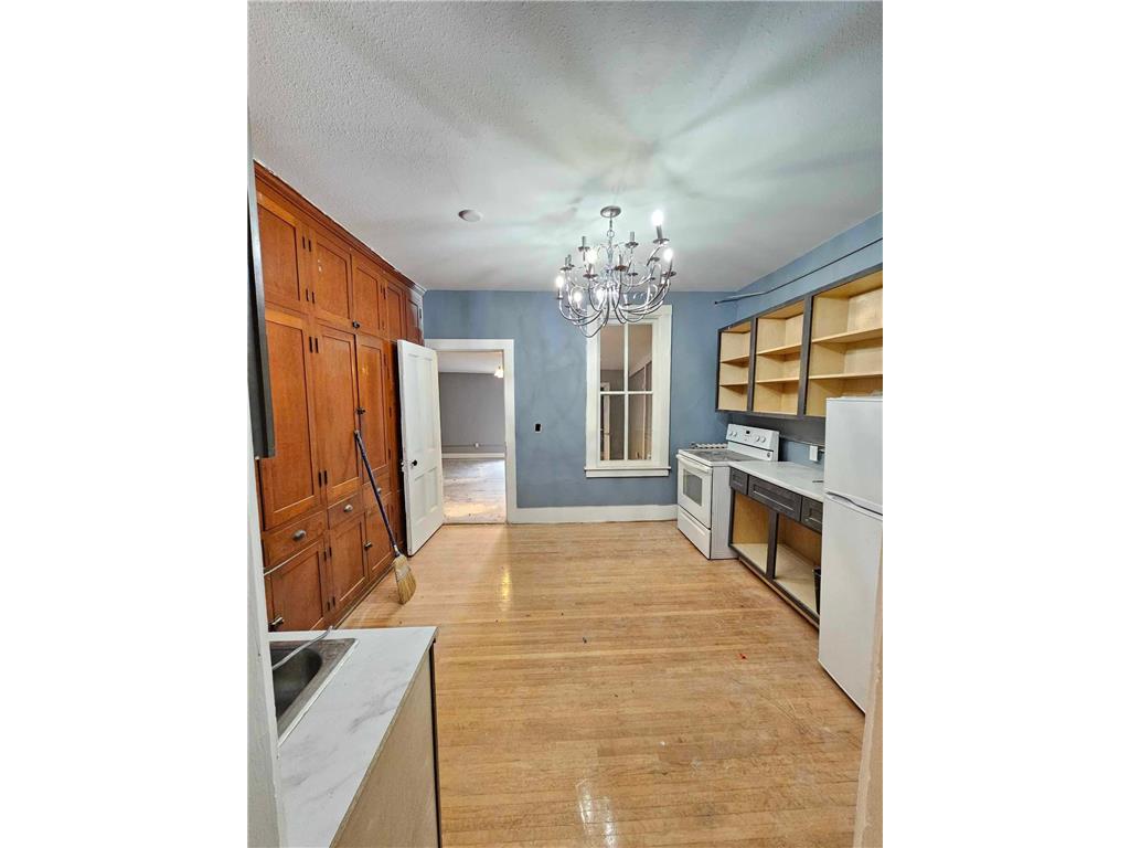 272 E 3rd Street Winona MN 55987 7018232 image10