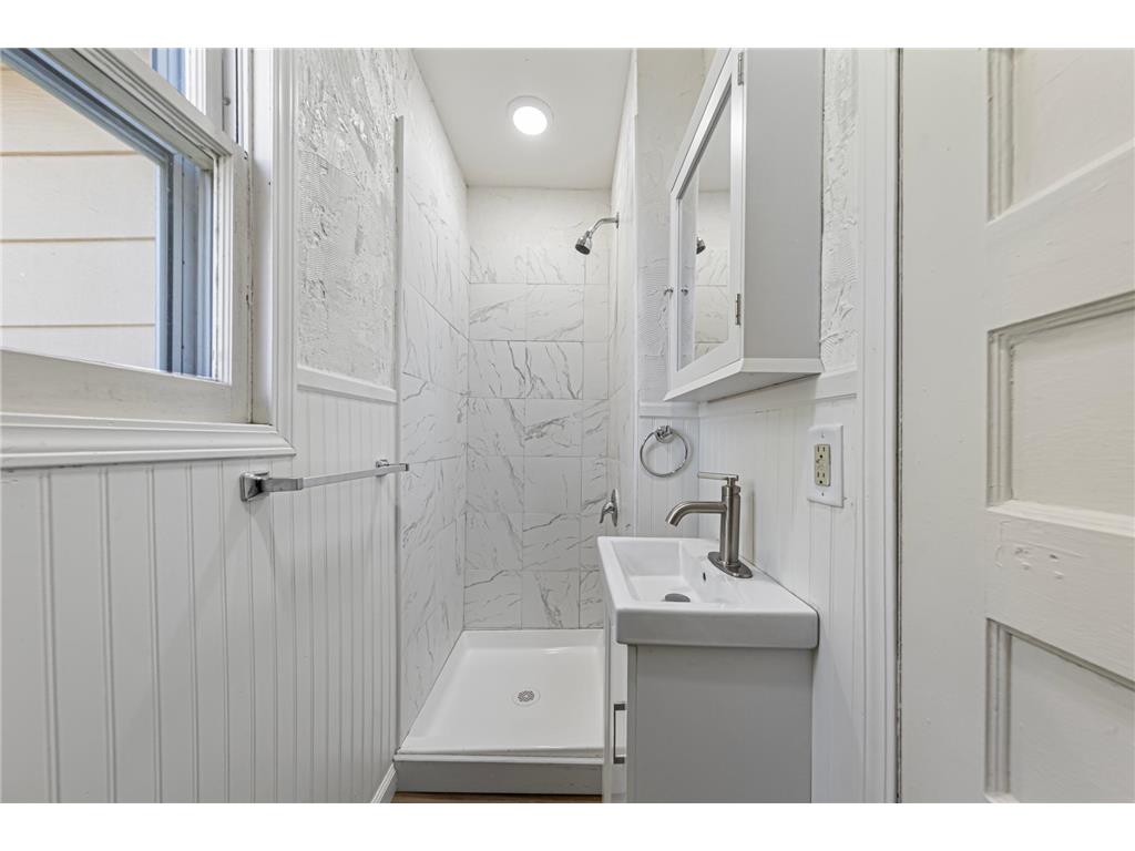 272 W Tyrone Street Le Center MN 56057 7068040 image14