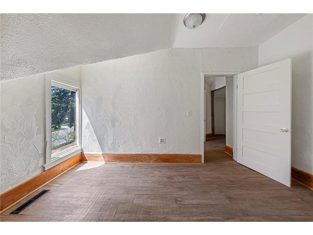 272 W Tyrone Street Le Center MN 56057 7068040 image19