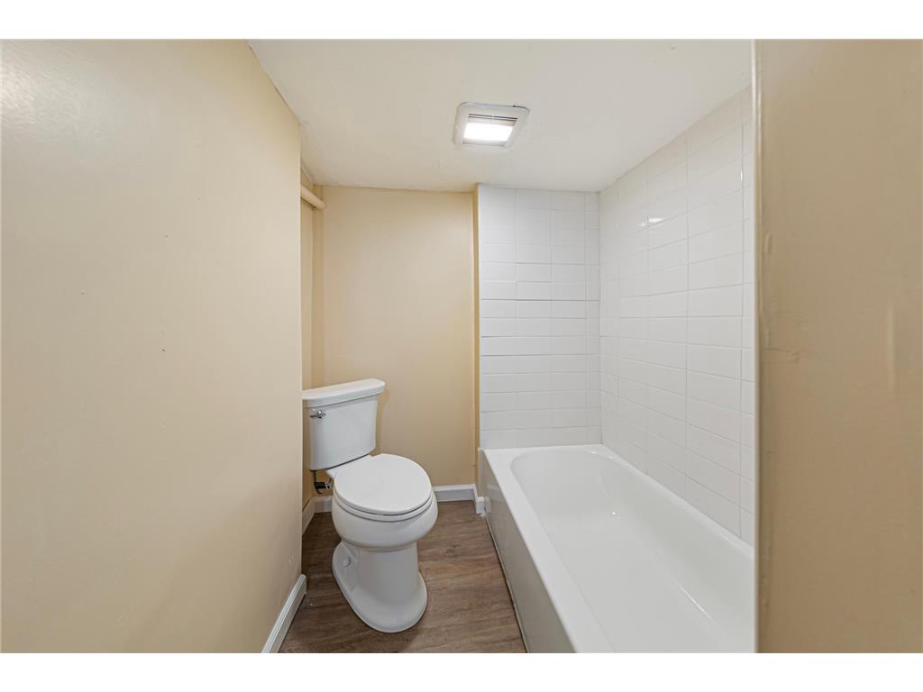 272 W Tyrone Street Le Center MN 56057 7068040 image23