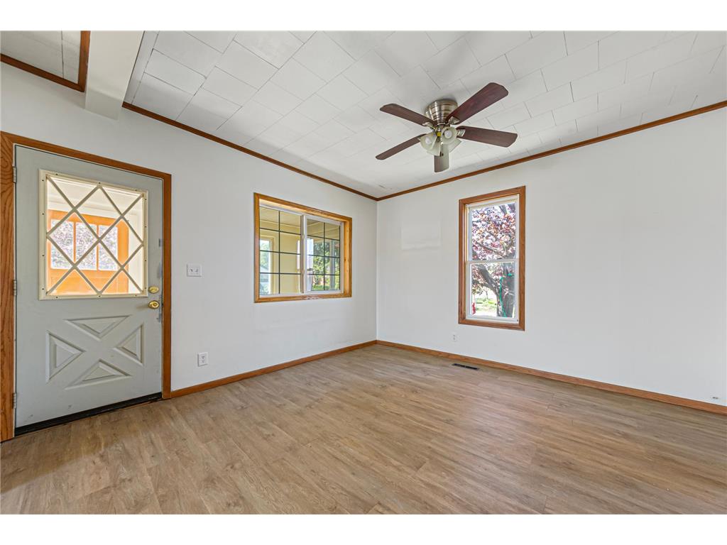 272 W Tyrone Street Le Center MN 56057 7068040 image4
