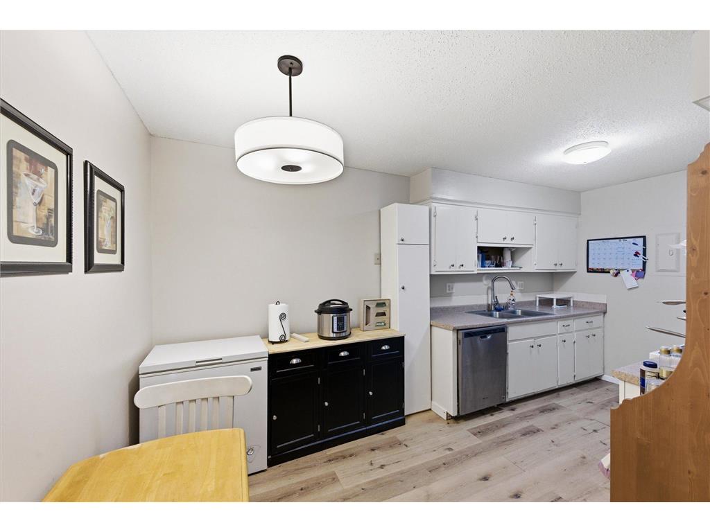 2720 Dale Street N #C114 Roseville MN 55113 7036491 image4