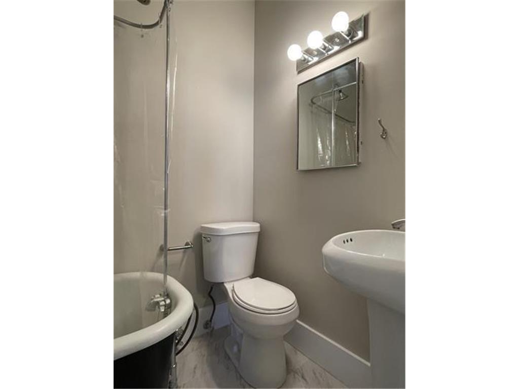 2720 Dupont Avenue S Minneapolis MN 55408 7076234 image10