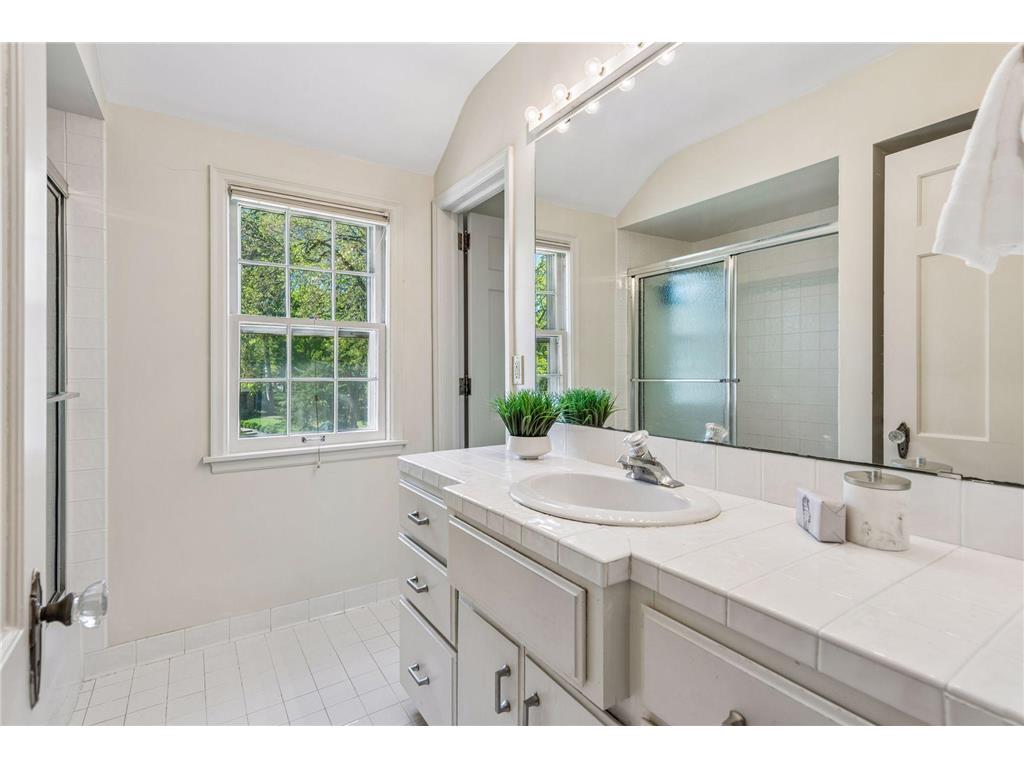 2720 Sunset Boulevard Minneapolis MN 55416 7084230 image20