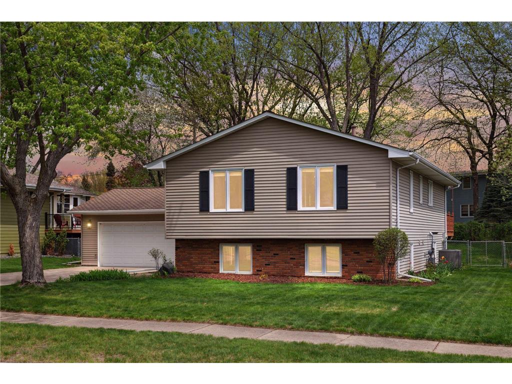 2721 Chisholm Avenue North Saint Paul MN 55109 6362078 image1