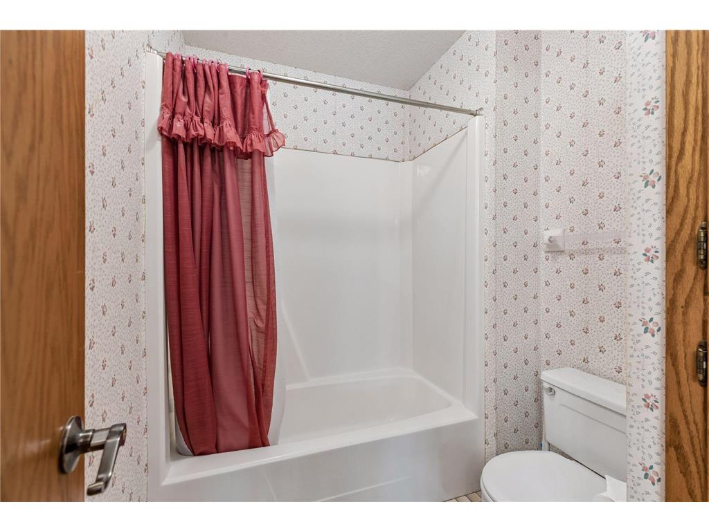 2722 Innsbruck Drive New Brighton MN 55112 7038699 image16