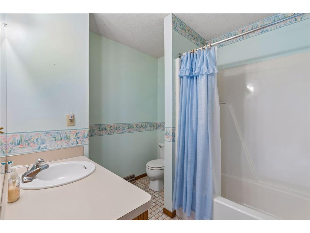 2722 Innsbruck Drive New Brighton MN 55112 7038699 image21