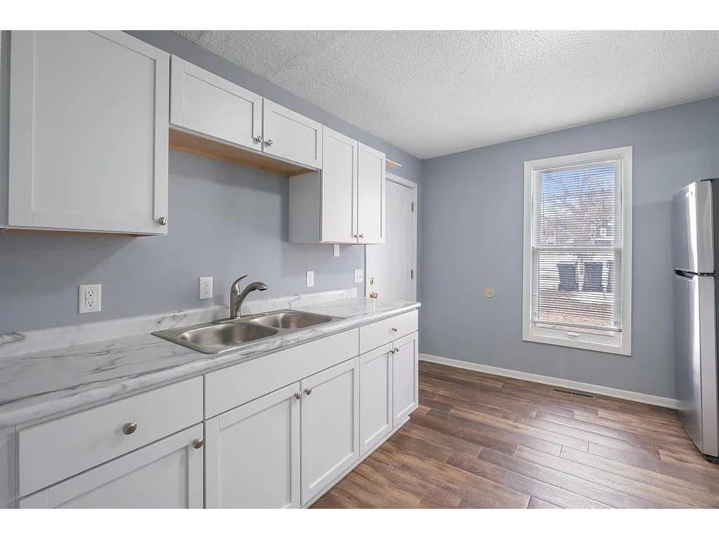 2723 Dupont Avenue N Minneapolis MN 55411 7041608 image3