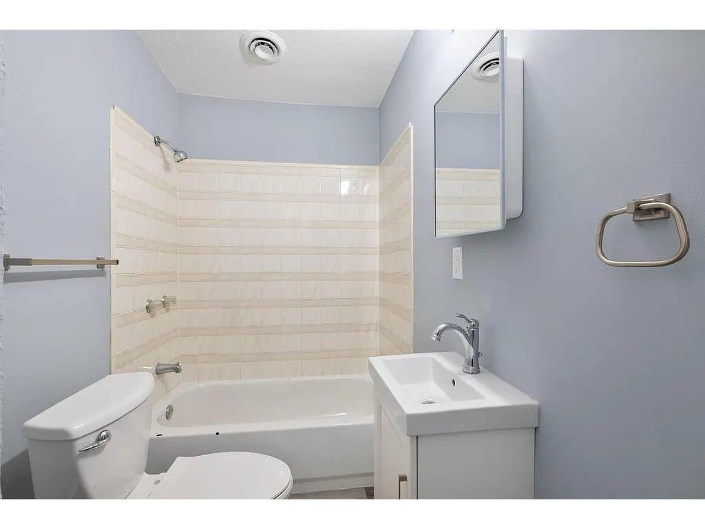 2723 Dupont Avenue N Minneapolis MN 55411 7041608 image5
