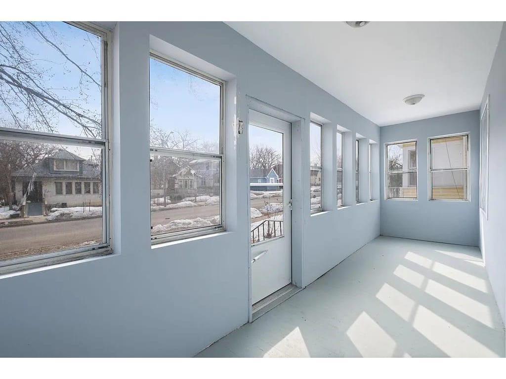 2723 Dupont Avenue N Minneapolis MN 55411 7041608 image8