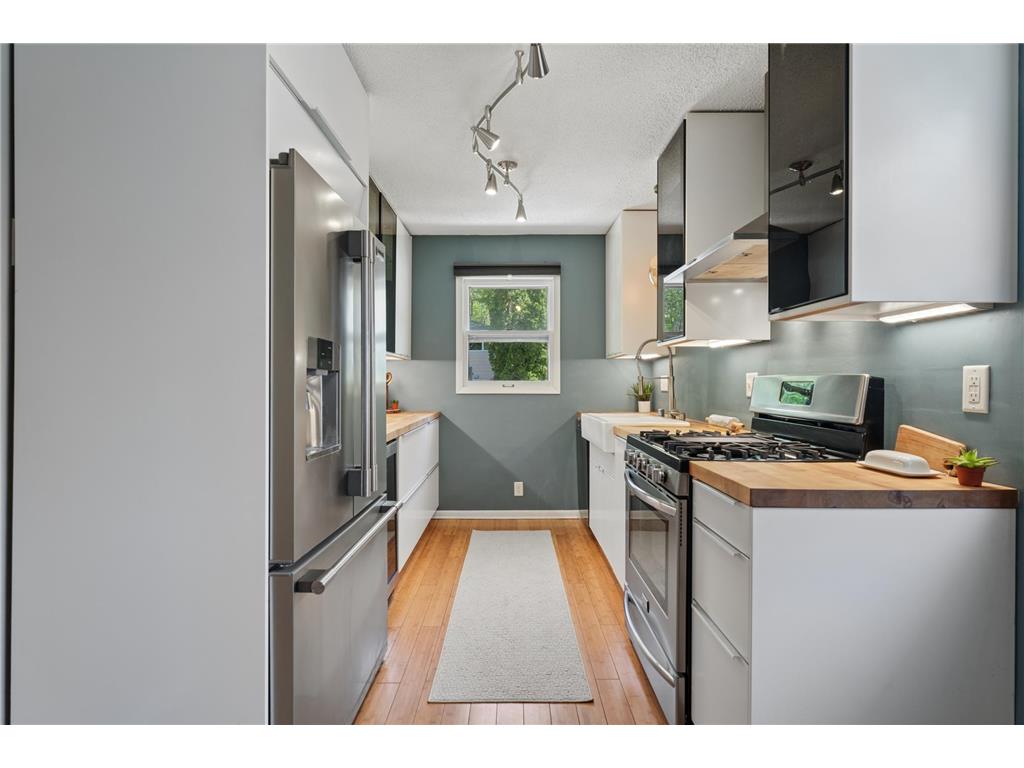 2723 Mcnair Drive N Robbinsdale MN 55422 7065556 image10