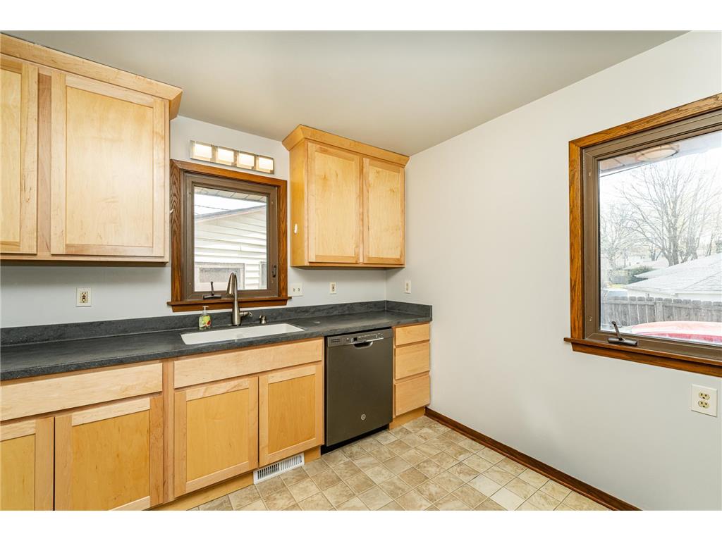 2724 12th Avenue NW Rochester MN 55901 7038730 image17