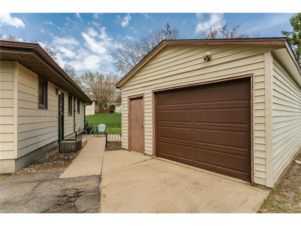 2724 12th Avenue NW Rochester MN 55901 7038730 image2