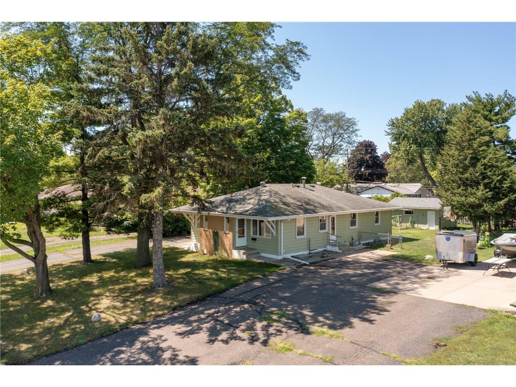 2725 Hampshire Avenue N Crystal MN 55427 6416972 image1